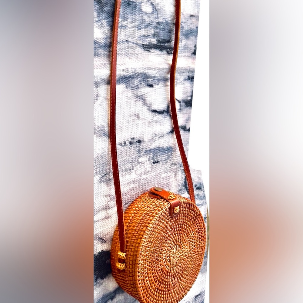 Handcrafted Tan Rattan Bag - Picture 4 of 12